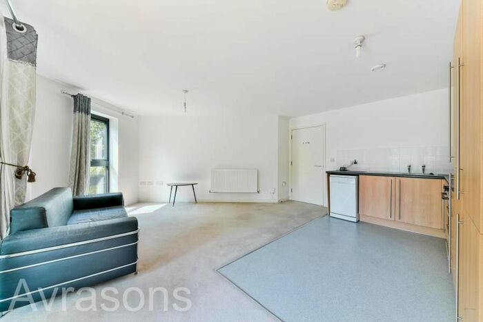 1 Bedroom Flat To Rent In Mostyn Road, Oval Quarter, London, SW9