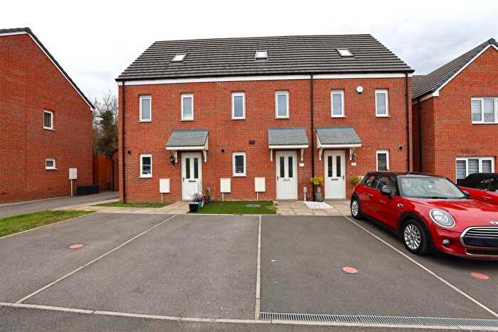 3 Bedroom Town House To Rent In Maes Erw, Llanilid, Llanharan, CF72