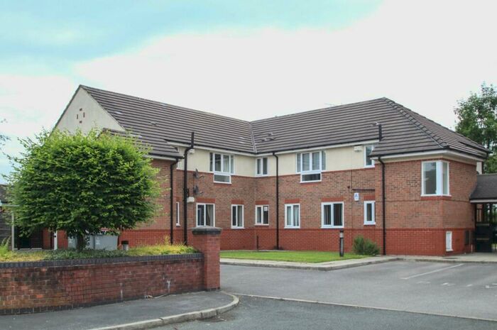 2 Bedroom Apartment To Rent In William Close, Urmston, Manchester, M41