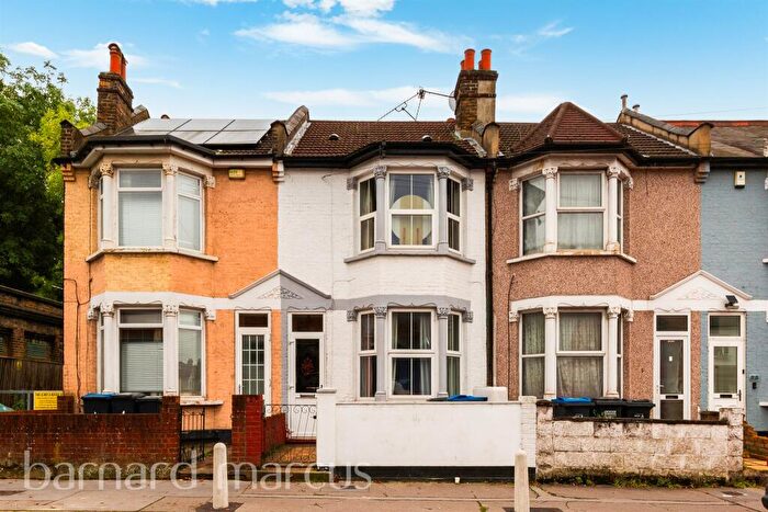 3 Bedroom Terraced House For Sale In Whitehall Road, Thornton Heath, CR7