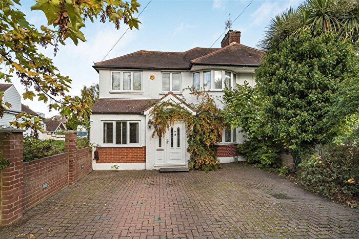 4 Bedroom Semi-detached House For Sale In Dickerage Road, Kingston Upon Thames, KT1