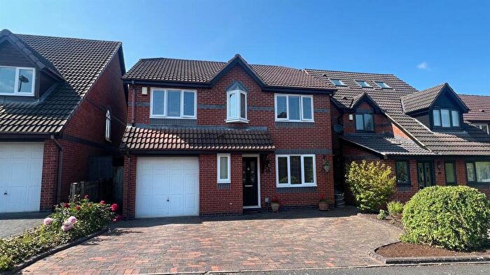 4 Bedroom Detached House For Sale In Warwick Road, Sutton Coldfield, B73