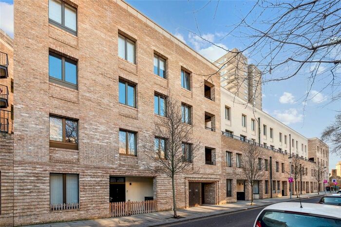 2 Bedroom Flat To Rent In Shalfleet Drive, London, W10