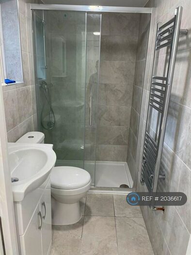 Studio To Rent In Self Contained Studio - Separate Kitchen, Erith, DA8 - Photo 2