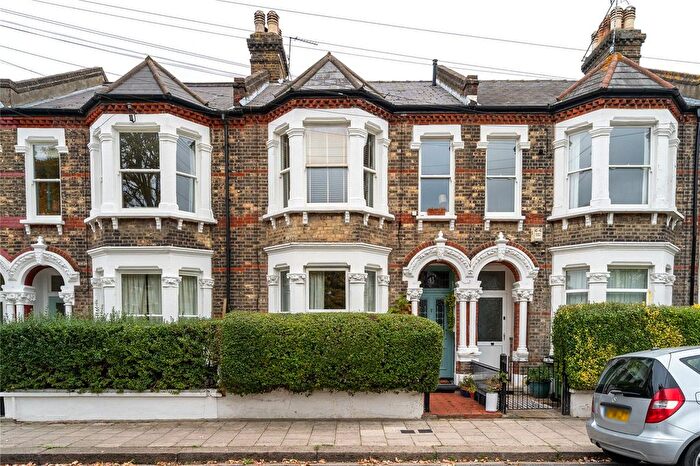 2 Bedroom Flat For Sale In Holmewood Gardens, London, SW2