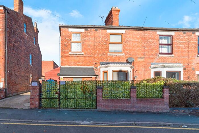 4 Bedroom Semi-Detached House For Sale In Cambridge Street, Grantham, NG31