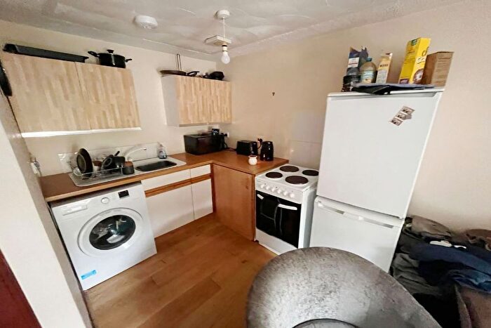 1 Bedroom Flat For Sale In B, Main Street East, Menstrie, FK11