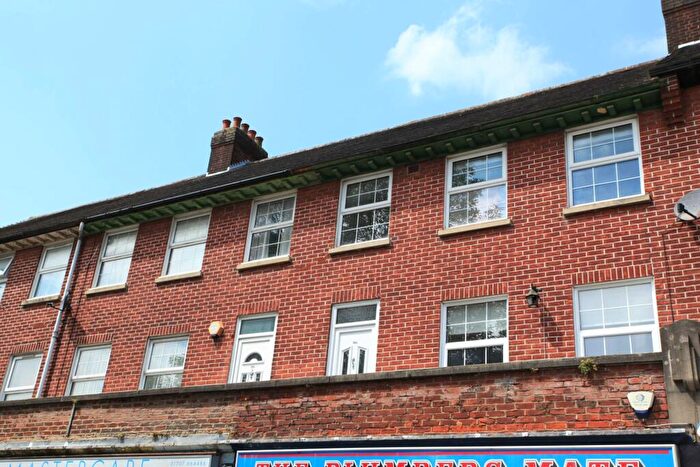 3 Bedroom Flat To Rent In High Street, Potters Bar, EN6