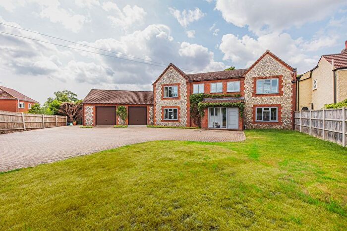 5 Bedroom Detached House For Sale In New Road, Fritton, Great Yarmouth, NR31
