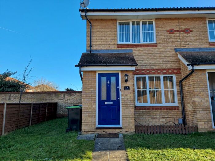 2 Bedroom End Of Terrace House To Rent In Dorsey Drive Bedford, MK42