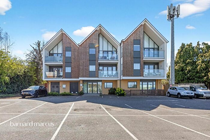 2 Bedroom Apartment For Sale In Mollison Drive, Wallington, SM6