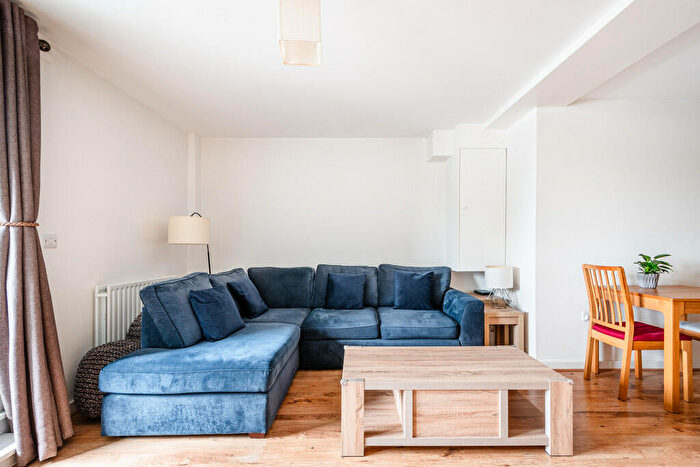 2 Bedroom Apartment For Sale In Triangle Road, E8