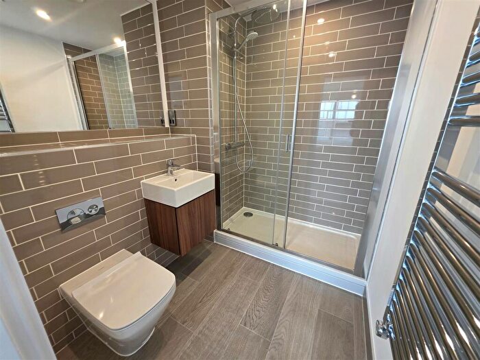 2 Bedroom Apartment To Rent In Chapmans Yard, Upper Gough Street, Birmingham, B1