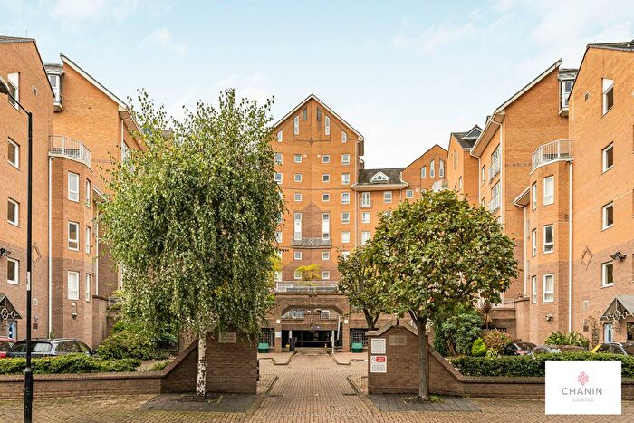 5 Bedroom Town House To Rent In Cyclops Mews, Docklands, E14