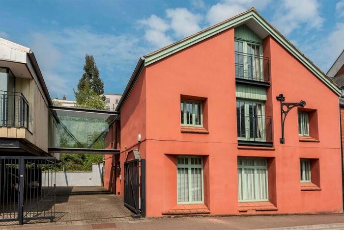 2 Bedroom Apartment To Rent In Tudor Street, Exeter, EX4