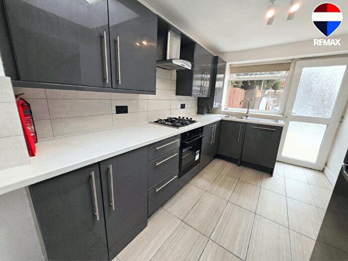 3 Bedroom Terraced House To Rent In Gresham Road, London, E16