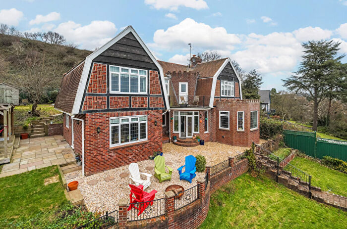 4 Bedroom Detached House For Sale In The Roman Way, Glastonbury, Glastonbury, BA6