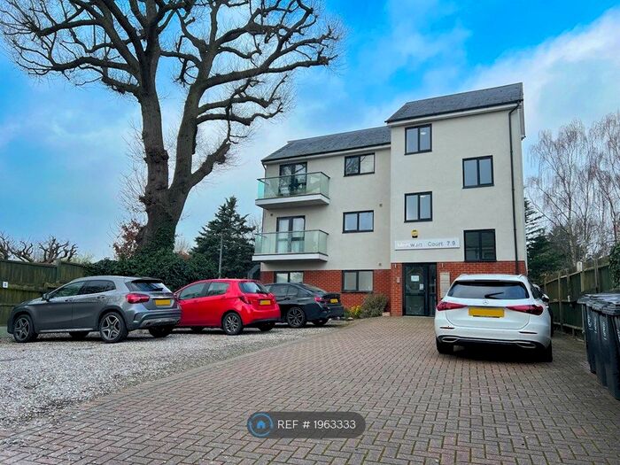 2 Bedroom Flat To Rent In Albert Road, Buckhurst Hill, IG9
