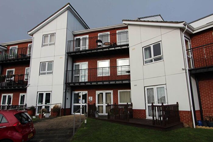 1 Bedroom Flat For Sale In Hart Road, Thundersley, SS7