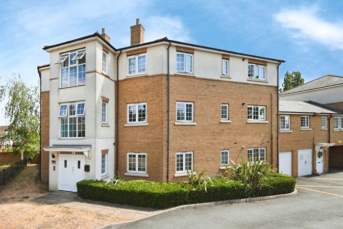2 Bedroom Flat For Sale In Chelmer Road, Chelmer Village, Chelmsford, CM2