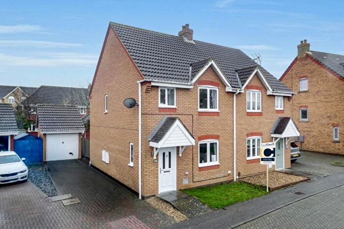 3 Bedroom Semi Detached House For Sale In St. Bartholomews, Monkston, Milton Keynes, MK10