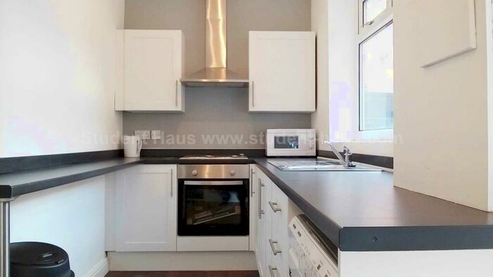 4 Bedroom House To Rent In Osborne Street, Manchester, M6