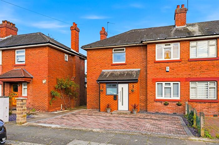 3 Bedroom Property For Sale In First Avenue, London, W3