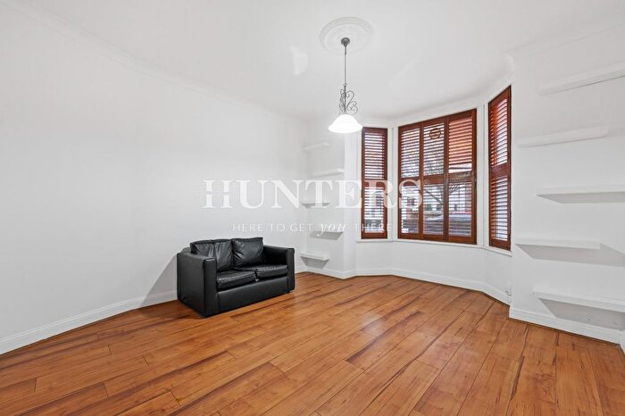 2 Bedroom Flat To Rent In Glengall Road, London, NW6