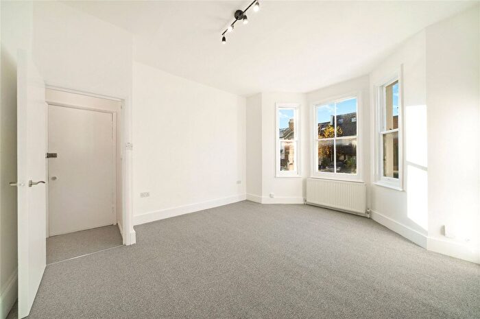 2 Bedroom Flat To Rent In Rucklidge Avenue, Harlesden, NW10
