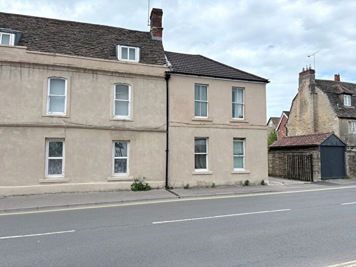 2 Bedroom Flat To Rent In The Causeway, Chippenham, SN15