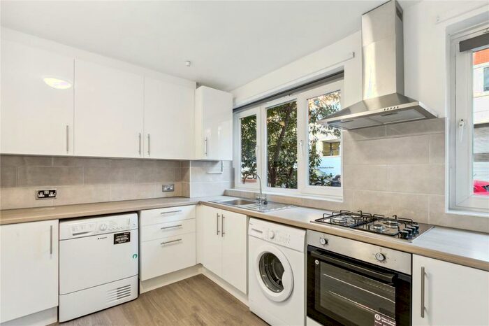4 Bedroom Maisonette To Rent In Joseph Trotter Close, Finsbury Estate, London, EC1R
