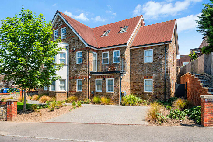 2 Bedroom Apartment For Sale In Albion Road, Reigate, RH2