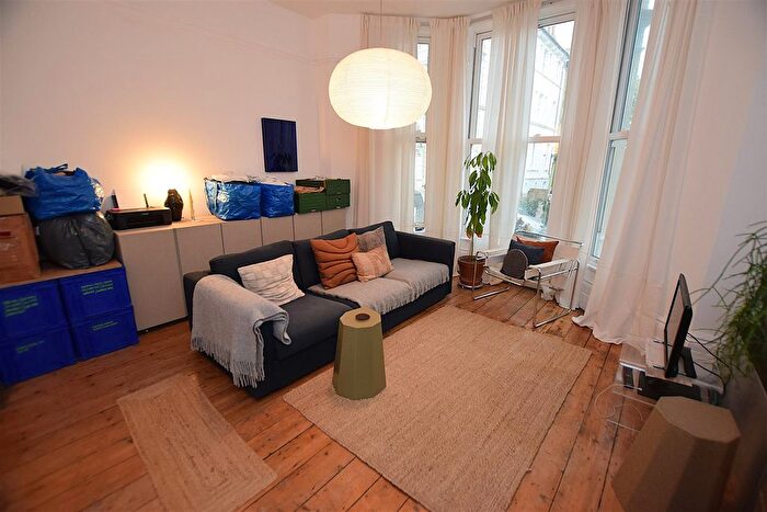 2 Bedroom Flat To Rent In Warrior Gardens, St. Leonards-On-Sea, TN37