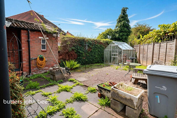 3 Bedroom Semi-Detached House For Sale In Christleton Avenue, Crewe, CW2
