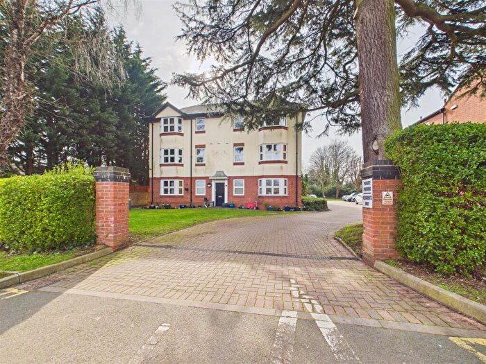 2 Bedroom Flat For Sale In Stoke Green, Coventry * Vacant & No Upward Chain *, CV3