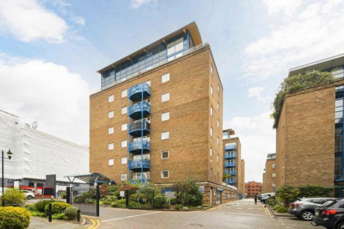 2 Bedroom Flat To Rent In Jardine Road, Wapping, E1W