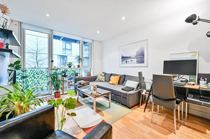 1 Bedroom Flat To Rent In Leman Streeet, , Aldgate, London, E1