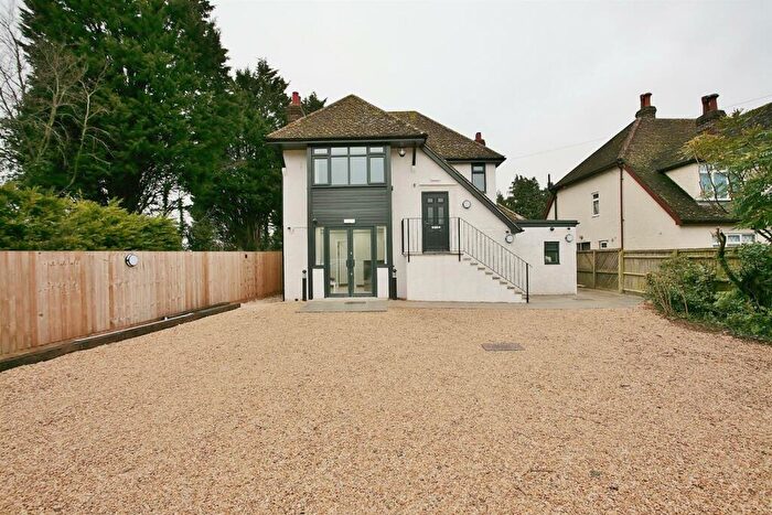 2 Bedroom Apartment To Rent In Woodstock Road East, Begbroke, Kidlington, OX5