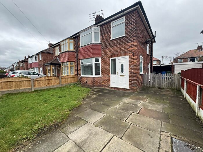 3 Bedroom Semi Detached House For Sale In Beech Road, Sale, M33