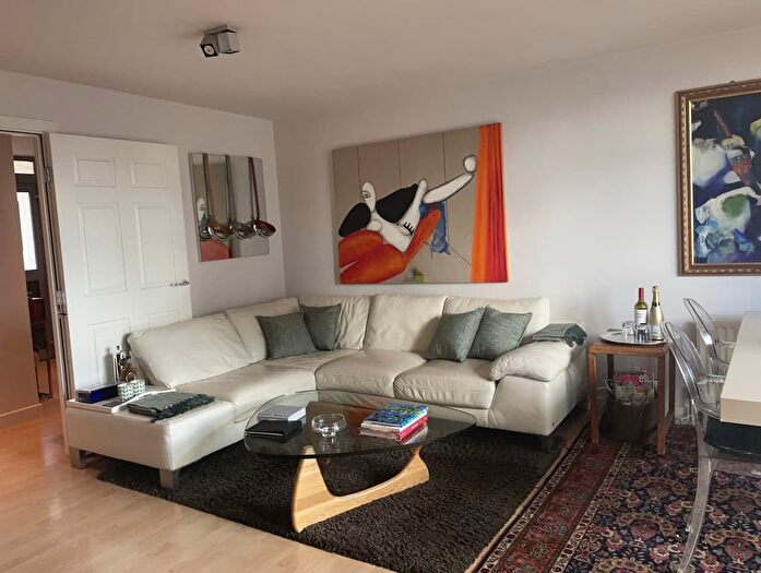 2 Bedroom Flat To Rent In Townmead Road, London, SW6