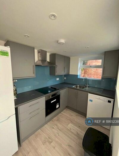 3 Bedroom Terraced House To Rent In Hoopern Street, Exeter, EX4