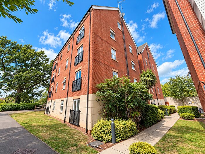 2 Bedroom Flat For Sale In Bessemer Close, Basildon, Essex, SS16