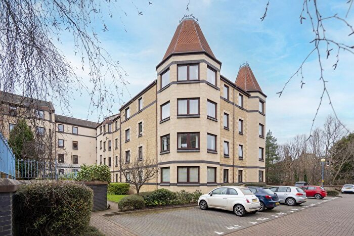 2 Bedroom Flat To Rent In / West Bryson Road, Edinburgh, EH11