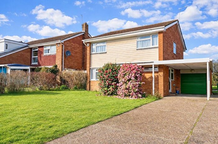 4 Bedroom Detached House For Sale In Bannister Gardens, Storrington, RH20