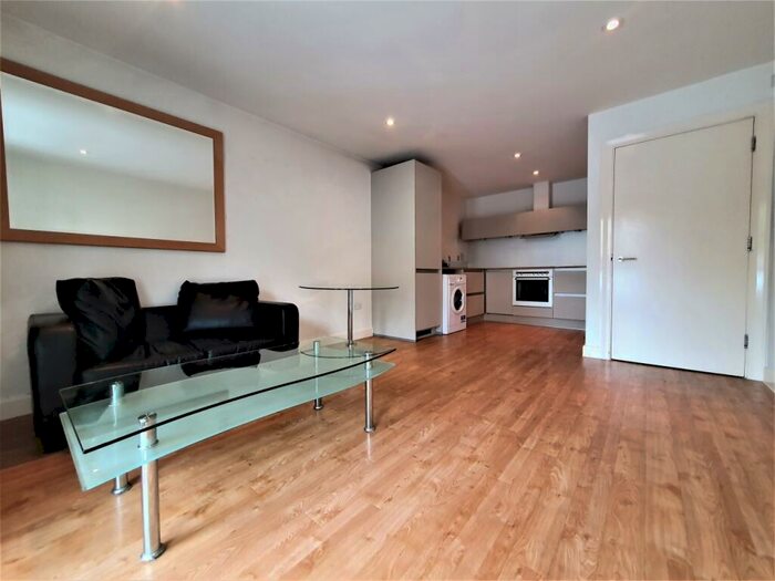 1 Bedroom Apartment To Rent In Crowngate House, Hereford Road, Bow, E3