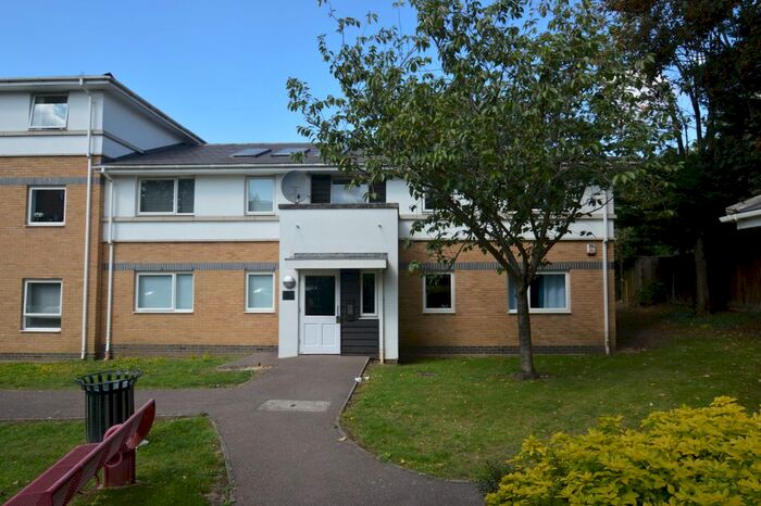 2 Bedroom Flat To Rent In Wood Street, London, E17