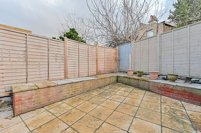 3 Bedroom Property To Rent In Hambro Road, Streatham Common, London, SW16