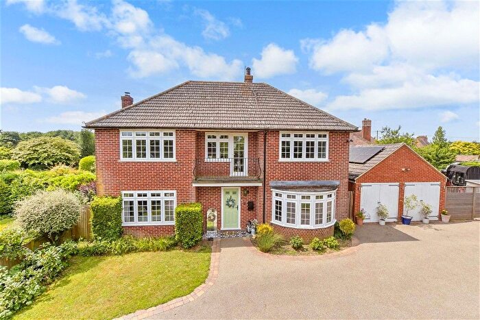 4 Bedroom Detached House For Sale In Bowl Field, Hastingleigh, Ashford, Kent, TN25