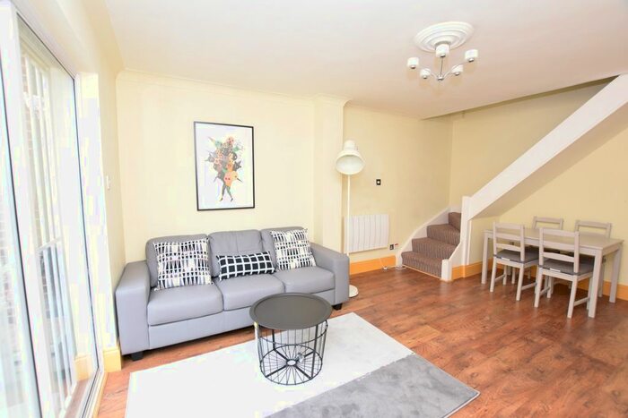 2 Bedroom Terraced House To Rent In Chaucer Drive, London, SE1