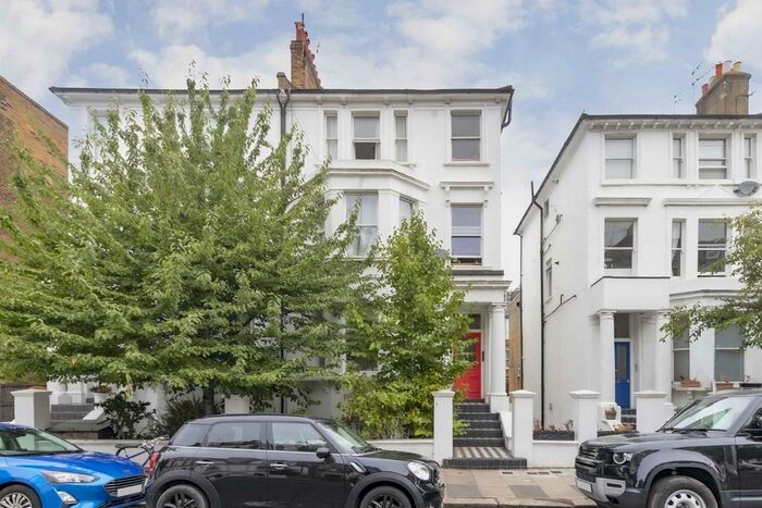 2 Bedroom Flat To Rent In Netherwood Road, London, W14